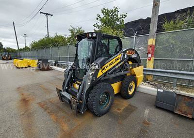 New Holland L334    Skid Steer