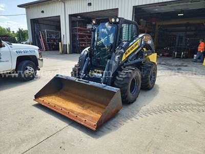 New Holland L334    Skid Steer