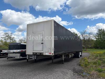 2015 East T/A Curtain Side Trailer