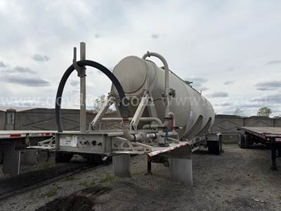 2017 Heil 1040 CU FT T/A Pneumatic Dry Bulk Trailer