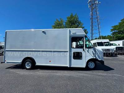 2022 FORD F59 GAS STEP VAN, PARCEL DELIVERY VAN