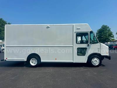 2020 FORD F59 GAS STEPVAN, PARCEL DELIVERY VAN