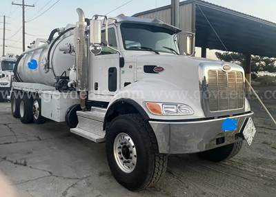 Huber Berringer PD 3,500 Gallon Hydro Vacuum Mtd on 2021 Peterbilt 348 Tri/A Truck