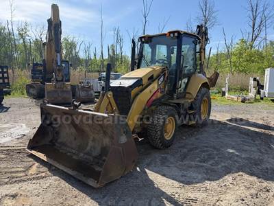 2016 Caterpillar 420F2 4x4 Loader Backhoe