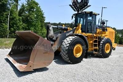 2020 John Deere 744L 4WD Articulated Wheel Loader