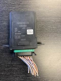 2010 Volvo VNL Control Module  COBRA AT