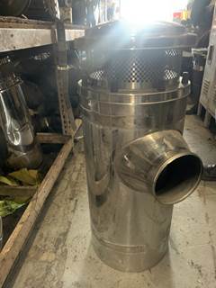 Western Star Air Filter Left  And Right  Air Cleaner / Air Filter Housing for a Western Star 13 1/2"x32"