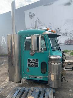 1999 Peterbilt 379 Cab & Chassis Truck