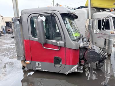 USED 2000 Freightliner Century Conventional Cab Assembly – Complete Cab – Interior Damage