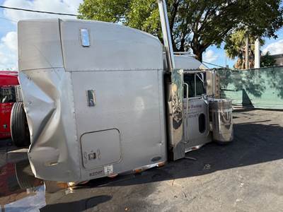 USED 2000 Peterbilt 379 Cab Assembly 