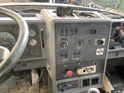 2000 Mack CH Dashboard Switch