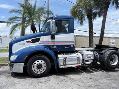 2017 Peterbilt 579 Day Cab Truck For Parts – PACCAR MX-13 – Cab, Hood, Tanks, Tandem