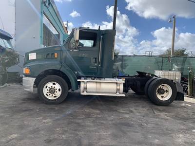 2007 Sterling Day Cab Truck (PARTS )
