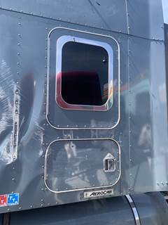 2002 Kenworth W900 CAB Rear Door Glass