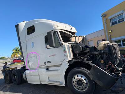 2012 Volvo VNL Door Vent Window