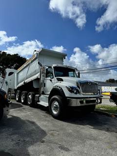 2016 International Dump Truck