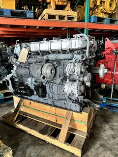 2016 Detroit DD15 Engine (906)