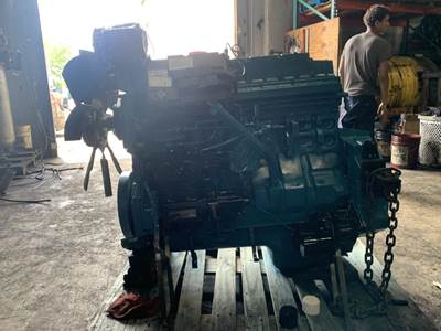 2000 International DT466E Engine