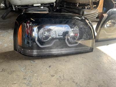 2005 Freightliner Century Class / Columbia Headlight Assembly