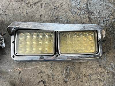 2002 Peterbilt 379 Headlight Assembly