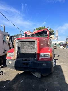 1998 Freightliner FL120 Hood standart