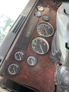 2005 Freightliner Century Class / Columbia Instrument Panel Cluster