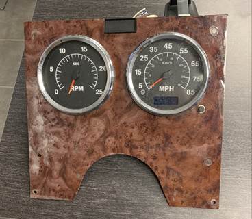 International 9406 Instrument Panel Cluster