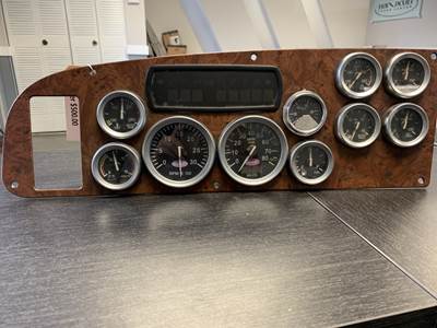 2002 Peterbilt 379 Instrument Panel Cluster