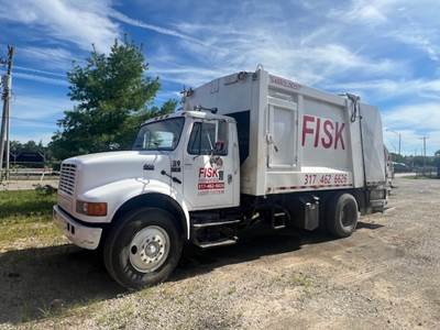 2002 International 4900 Rearloader - Heil 5000