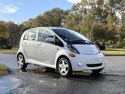 Mitsubishi I-MiEV SE Hatchback 5-Dr Electric