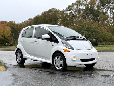 Mitsubishi i-MiEV SE Hatchback 5-Dr Electric