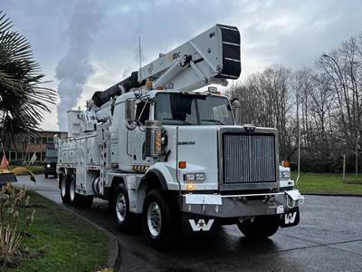 Western Star Trucks 4900 Twin Steer DD15 Altec AH85A Bucket Truck with Air Brakes Diesel