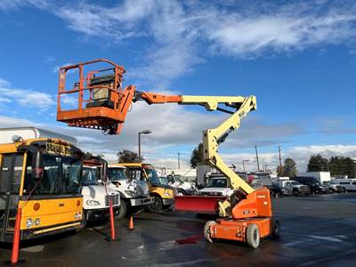 JLG E400AJFN Boom Lift Electric