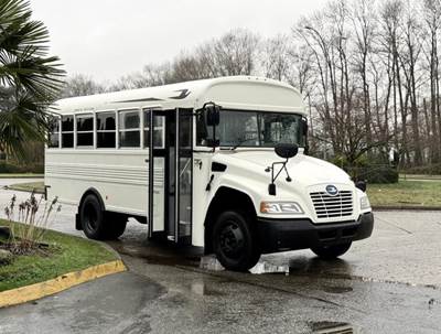 Blue Bird School/Transit Bus 25-Passenger