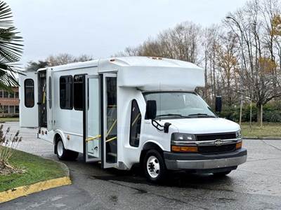 Chevrolet Express 4500 11-Passenger Bus with Wheelchair Lift