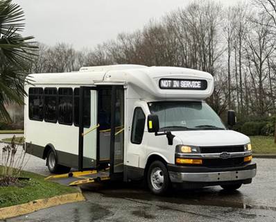 Chevrolet Express 4500 22-Passenger Kneeling Bus with Wheelchair Ramp
