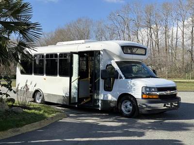 Chevrolet Express 4500 22-Passenger Kneeling Bus with Wheelchair Ramp