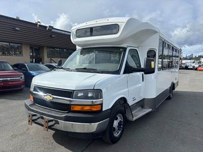 Chevrolet Express G4500 21 Passenger Bus Wheelchair Access