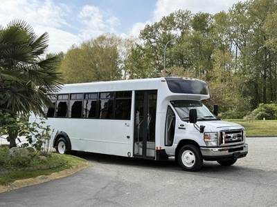 Ford Econoline E450 25-Passenger Bus with Power Door