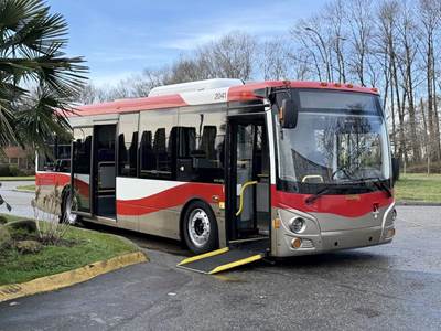Grande West Vicinity 25-Passenger Diesel Kneeling Bus with Wheelchair Ramp