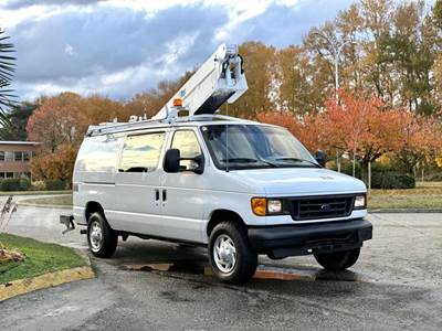 Ford Econoline E-350 Bucket Van with Altec AT200AV Lift – 30 ft Reach