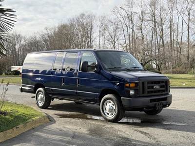 Ford Econoline E-250 Extended 5-Passenger Cargo Van