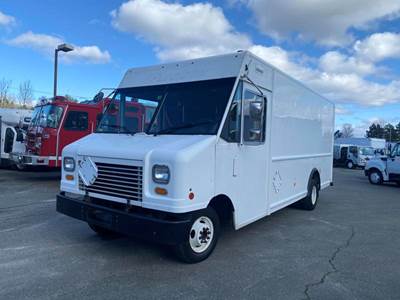 Ford Econoline E450 16 Foot Cargo Step Van Dually With Rear Shelving