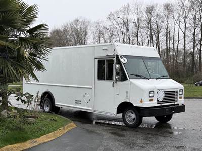Ford Econoline E-450 Super Duty 16-Foot Step Van