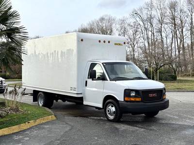 GMC Savana 3500 16-Foot Cube Van with Loading Ramp