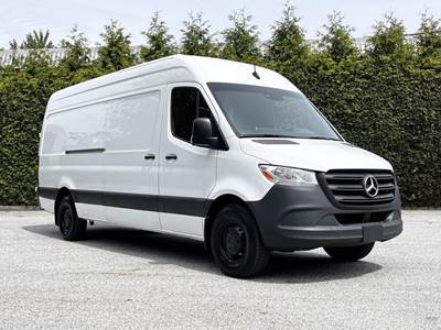 Mercedes-Benz Sprinter 2500 High Roof 170-inch WheelBase with Rear Shelving