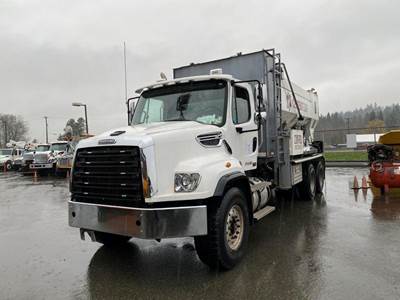Freightliner 114SD C60 Cement Tech Cement Mixture Air Brakes Cummins Engine