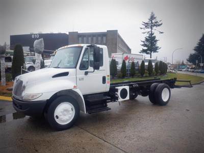 International 4300 Cab and Chassis Air Brakes Dually Diesel