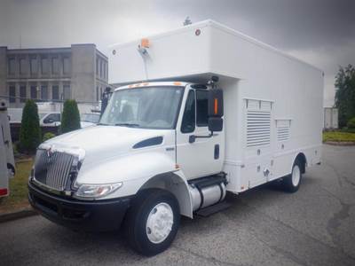 International 4300 DuraStar Cube Van Diesel Air Brakes