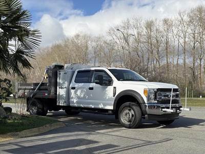 Ford F-550 XLT 4x4 Crew Cab 8-Foot Dump Truck